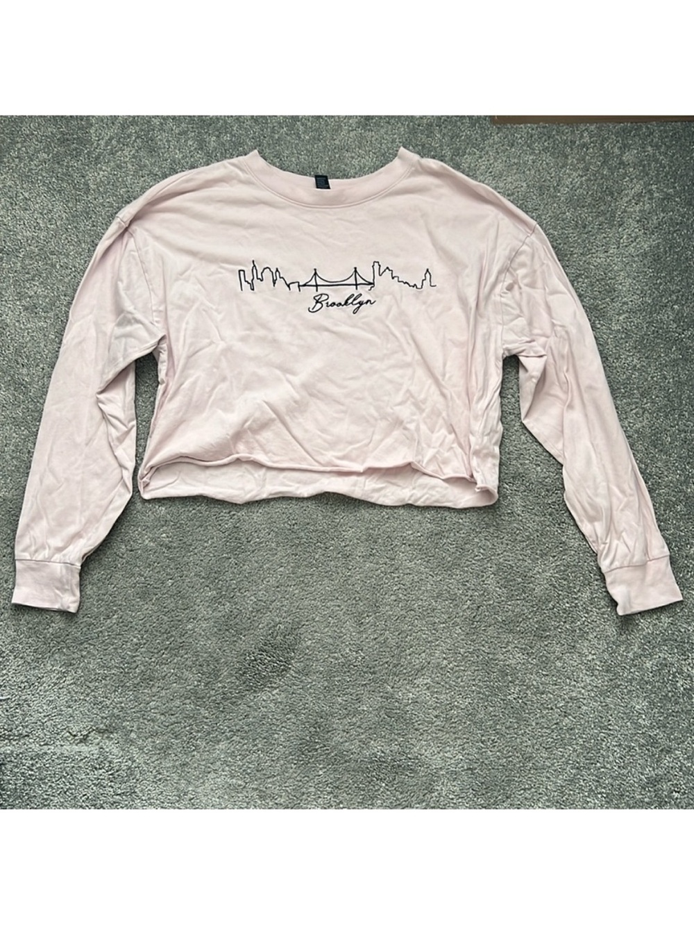 Forever 21 Light Pink Cropped Long-Sleeve Brooklyn Skyline Tee